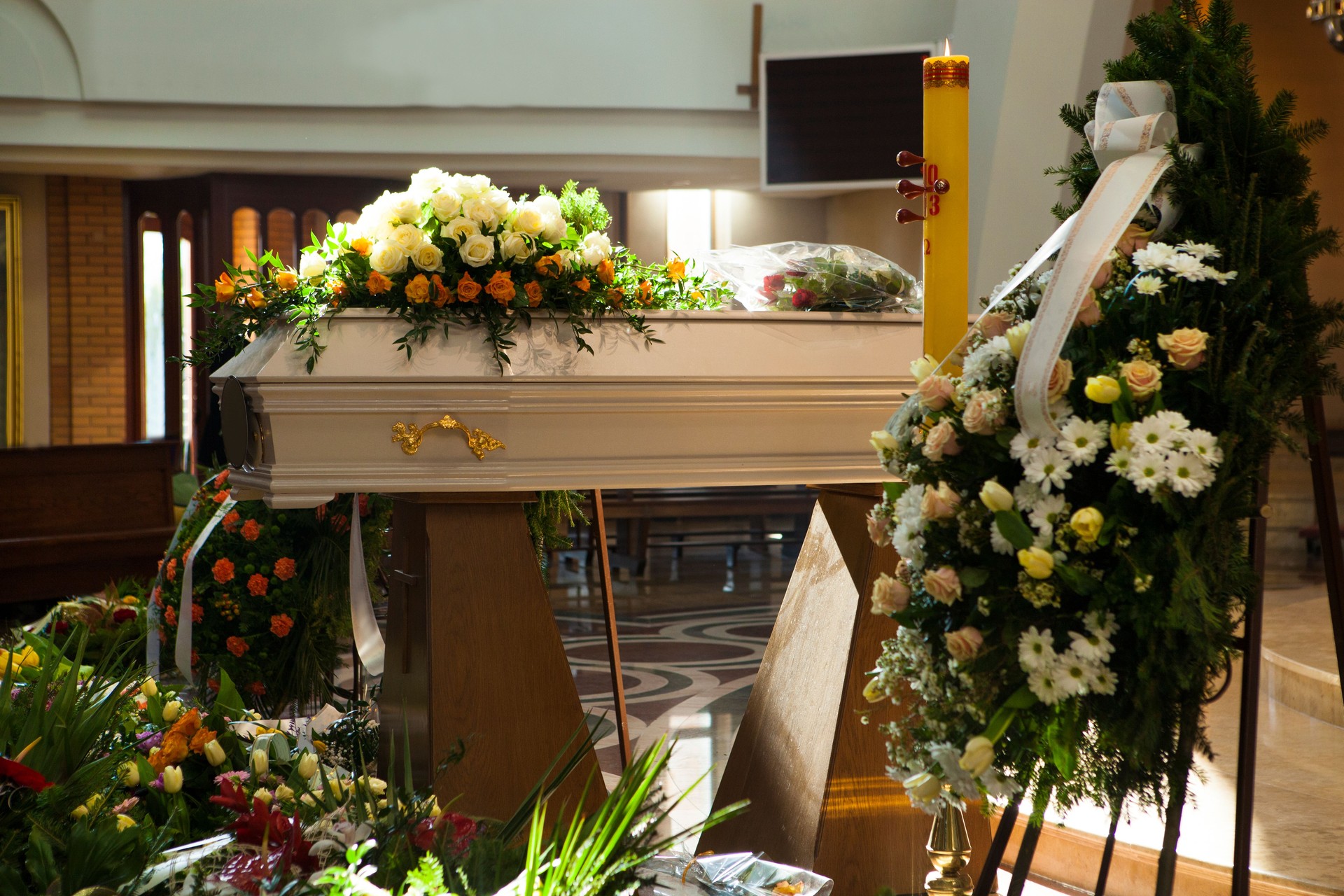 White Coffin, wreaths in the Catholic Church